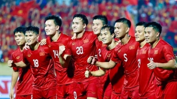 Tuyển Việt Nam so tài đội bóng mạnh thế giới