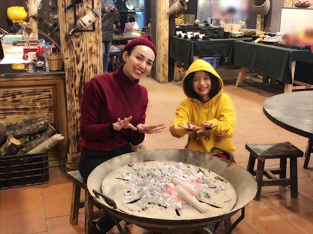 Con gái Hoa hậu Ngọc Diễm 14 tuổi xinh đẹp, du học Mỹ Con gái Hoa hậu Ngọc Diễm 14 tuổi xinh đẹp, du học Mỹ