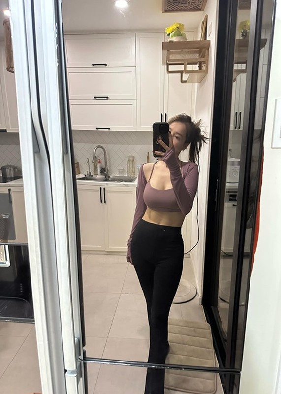 Vòng eo rắn nước gây mê của Nhã Phương sau hai lần sinh nở