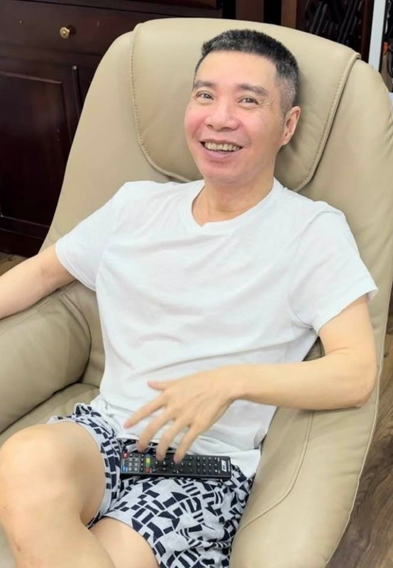 Kỳ Duyên khoe dáng thon, Mai Phương Thuý mặc gợi cảm lộ vòng eo