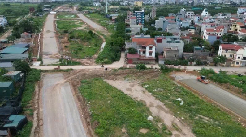 Khu vực tại xã Đông La (nay là xã An Khánh) chưa được giải phóng mặt bằng thực hiện dự án Đường Vành đai 4- Vùng Thủ đô Khu vực tại xã Đông La (nay là xã An Khánh) chưa được giải phóng mặt bằng thực hiện dự án Đường Vành đai 4- Vùng Thủ đô