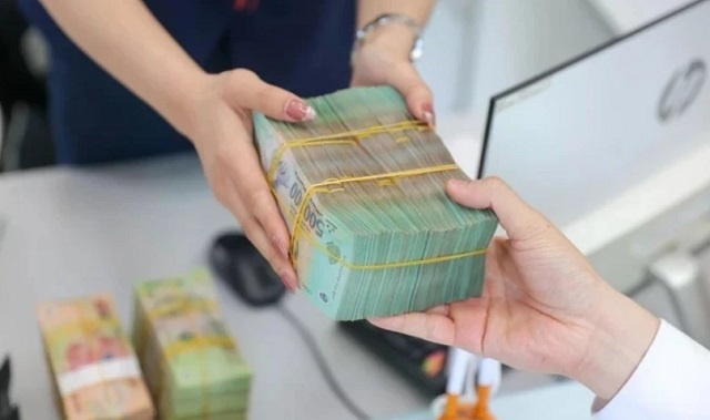 Điểm tin ngân hàng ngày 1/7: Lãi suất ngân hàng có tín hiệu điều chỉnh tăng Điểm tin ngân hàng ngày 1/7: Lãi suất ngân hàng có tín hiệu điều chỉnh tăng