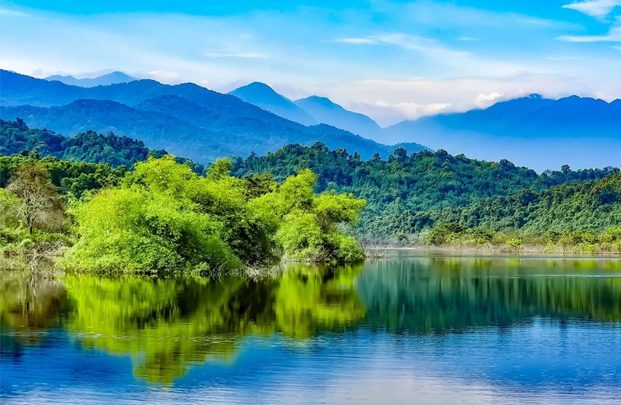 Phát triển du lịch sinh thái bền vững tại Vườn quốc gia Vũ Quang
