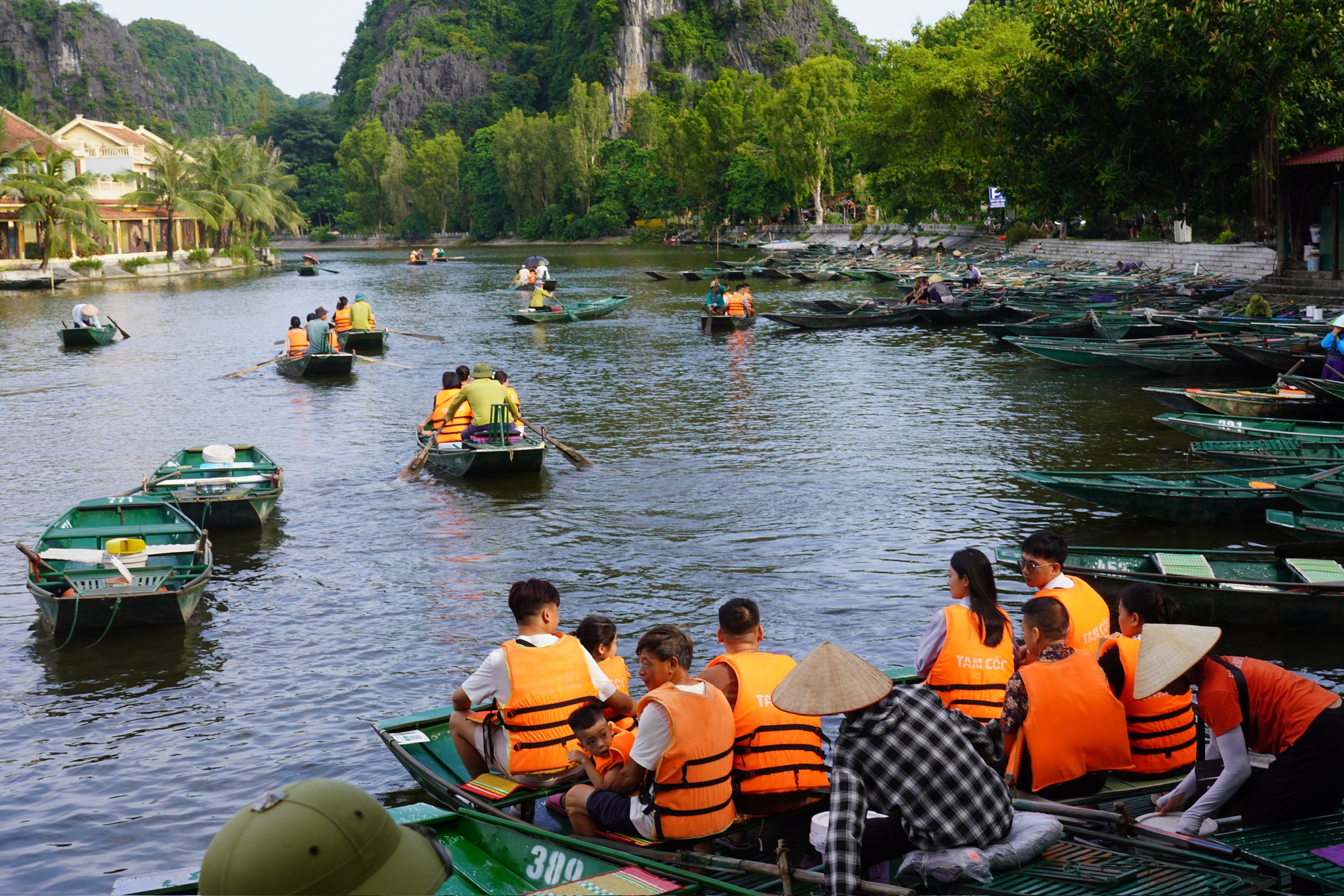 Ninh Bỉnh chủ động bảo đảm an toàn cho khách du lịch trước mưa bão