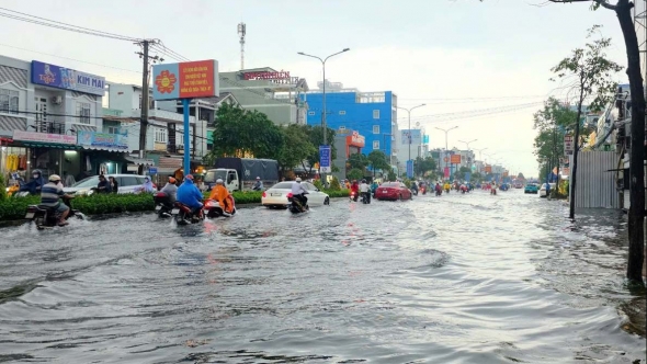 Cần Thơ tăng cường nạo vét, khơi thông dòng chảy để hạn chế ngập úng