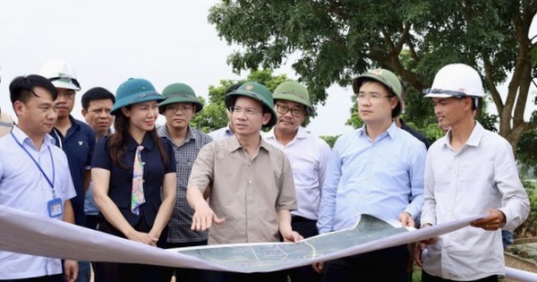 Khẩn trương bảo vệ trọng điểm đê trước mùa bão Khẩn trương bảo vệ trọng điểm đê trước mùa bão