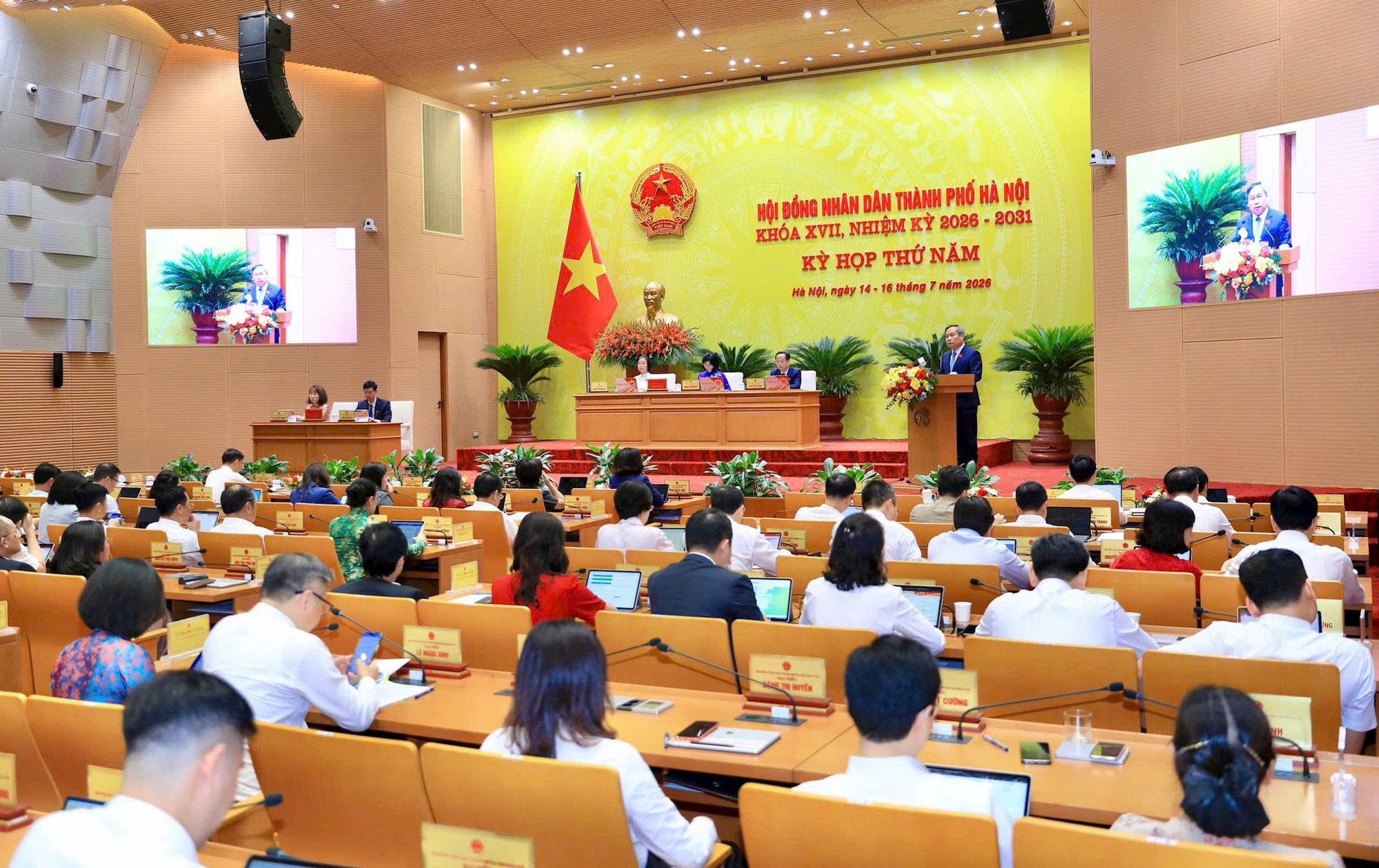 Chủ tịch UBND TP. Hà Nội: Từng bước giải quyết căn cơ tình trạng úng ngập