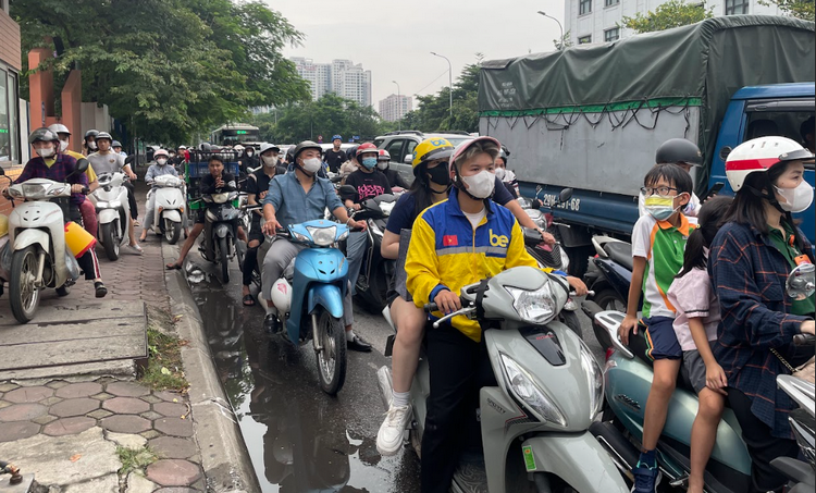 Hà Nội xây dựng mạng lưới kiểm định khí thải xe máy