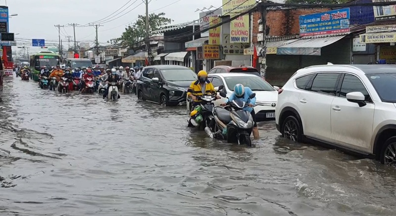 TP. HCM kích hoạt các biện pháp tiêu thoát nước, phòng chống úng ngập