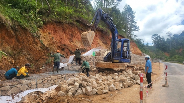 Lâm Đồng ứng phó nguy cơ sạt lở trong mùa mưa bão