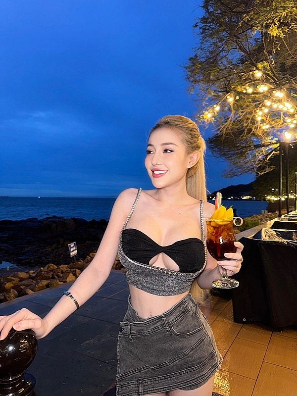 “Hot girl thị phi” Ngân 98 tiết lộ chi phí phẫu thuật thẩm mỹ “Hot girl thị phi” Ngân 98 tiết lộ chi phí phẫu thuật thẩm mỹ