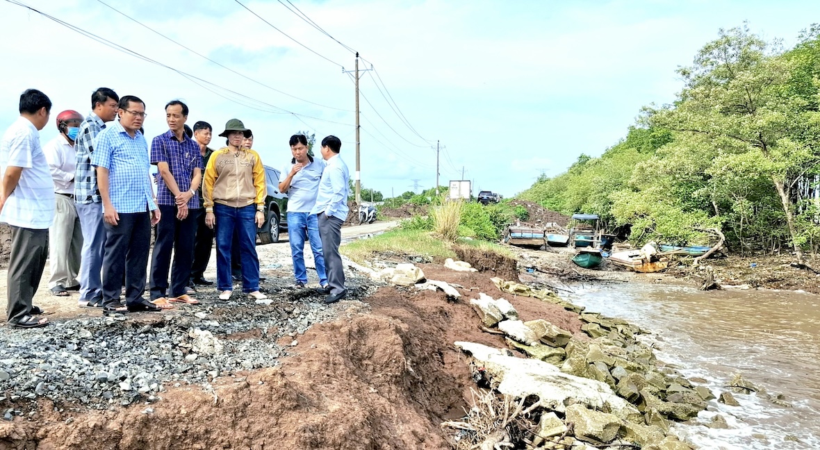 Bạc Liêu: Rà soát tình trạng sạt lở toàn tuyến đê biển Đông Bạc Liêu: Rà soát tình trạng sạt lở toàn tuyến đê biển Đông