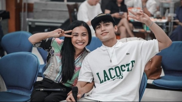 Phương Thanh chia sẻ lý do đăng ảnh thân thiết bên MONO