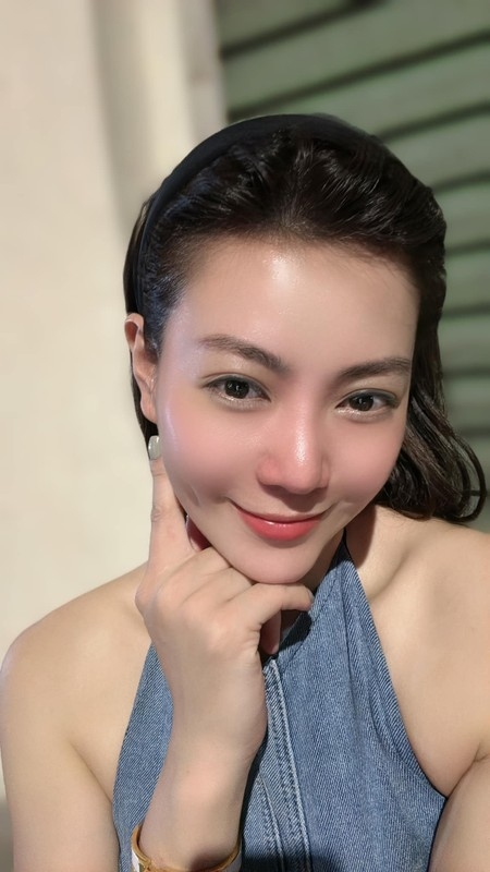 Đỗ Thị Hà du lịch Singapore, Khả Ngân tái xuất mạng xã hội Đỗ Thị Hà du lịch Singapore, Khả Ngân tái xuất mạng xã hội