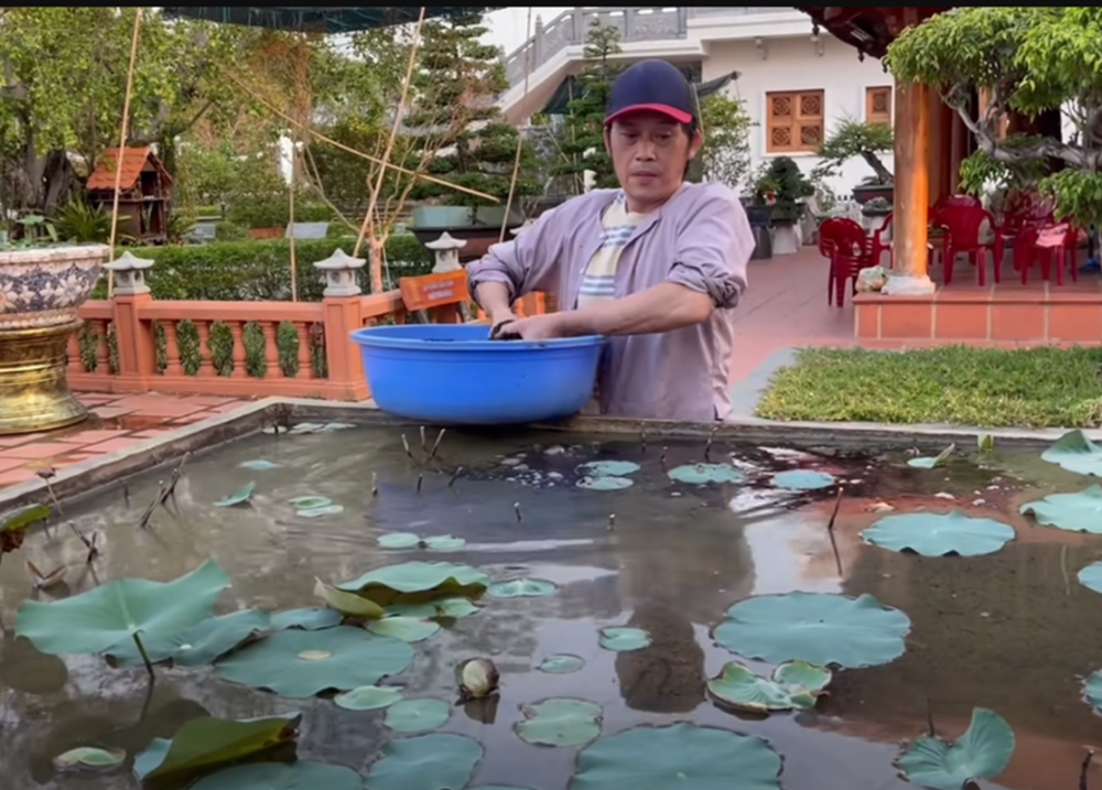 Cuộc sống của Hoài Linh trong nhà thờ Tổ nghiệp trăm tỷ Cuộc sống của Hoài Linh trong nhà thờ Tổ nghiệp trăm tỷ