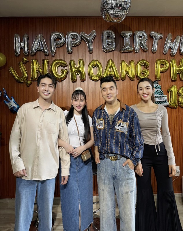 Mai Ngọc khoe dáng gợi cảm, Nhã Phương tung ảnh đẹp khác lạ