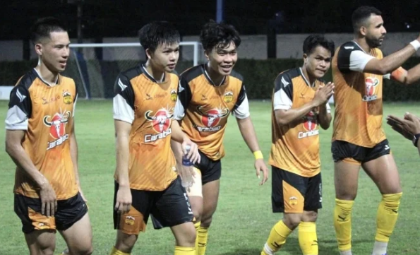 HLV Hoàng Anh Gia Lai 'thưởng' các học trò sau 3 trận thắng liên tiếp HLV Hoàng Anh Gia Lai 'thưởng' các học trò sau 3 trận thắng liên tiếp