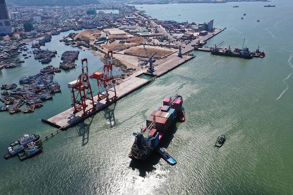 Cảng Quy Nhơn có doanh thu bán niên 2024 tăng vọt so với cùng kỳ. Ảnh: Tổng công ty Hàng hải Việt Nam. Cảng Quy Nhơn có doanh thu bán niên 2024 tăng vọt so với cùng kỳ. Ảnh: Tổng công ty Hàng hải Việt Nam.