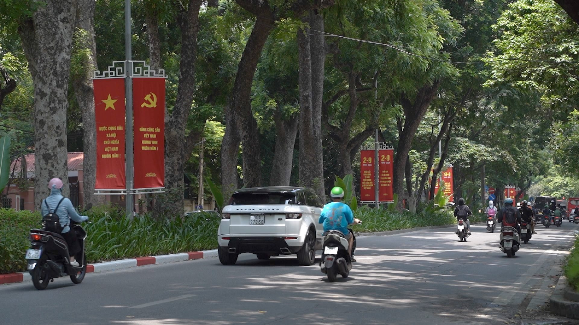 Hà Nội rực rỡ cờ hoa chào mừng Quốc khánh 2/9