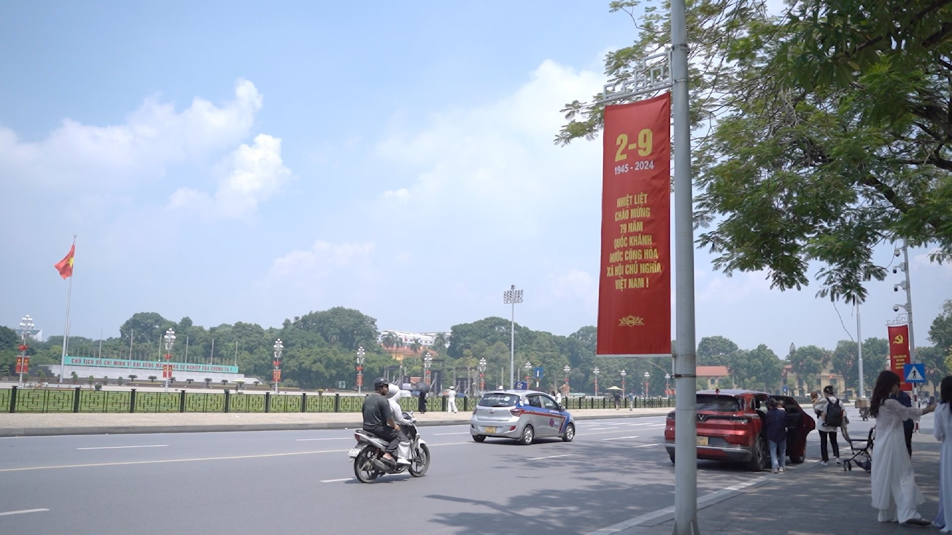 Hà Nội rực rỡ cờ hoa chào mừng Quốc khánh 2/9