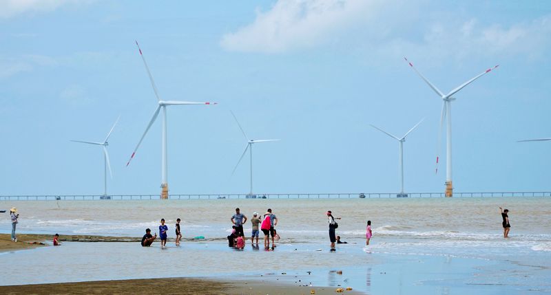 Vĩnh Long khai thác tiềm năng phát triển các ngành kinh tế biển