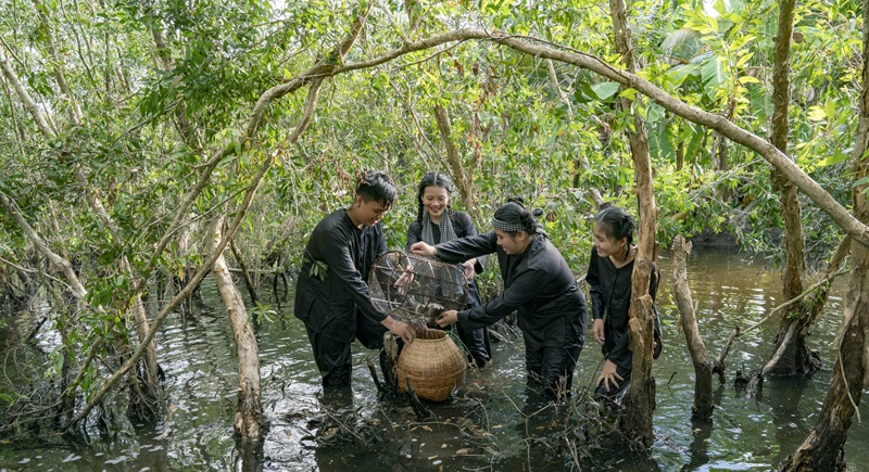 Cà Mau thí điểm phát triển sản phẩm du lịch "Đêm U Minh huyền thoại" Cà Mau thí điểm phát triển sản phẩm du lịch "Đêm U Minh huyền thoại"