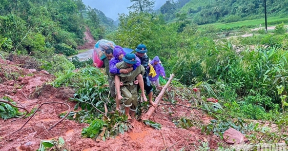 Huy động hàng nghìn chiến sĩ tham gia cứu hộ, khắc phục hậu quả mưa bão
