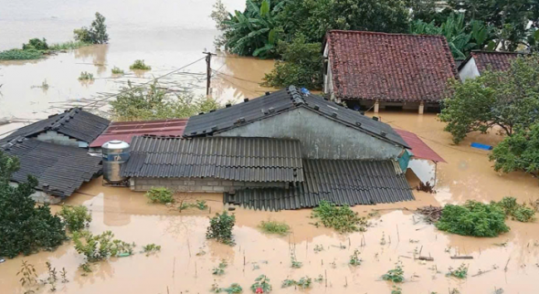 Ứng phó mưa lũ: Hơn 7 nghìn hộ dân được sơ tán đến nơi an toàn