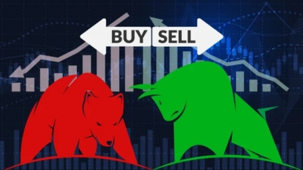 Thị trường chứng khoán ngày 27/8: VN Index tăng hơn 10 điểm nhưng sắc đỏ lấn át bảng điện tử