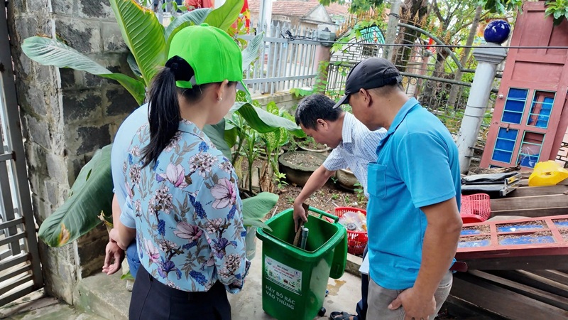 Hiệu quả từ mô hình xử lý rác hữu cơ bằng chế phẩm vi sinh tại Quảng Trị