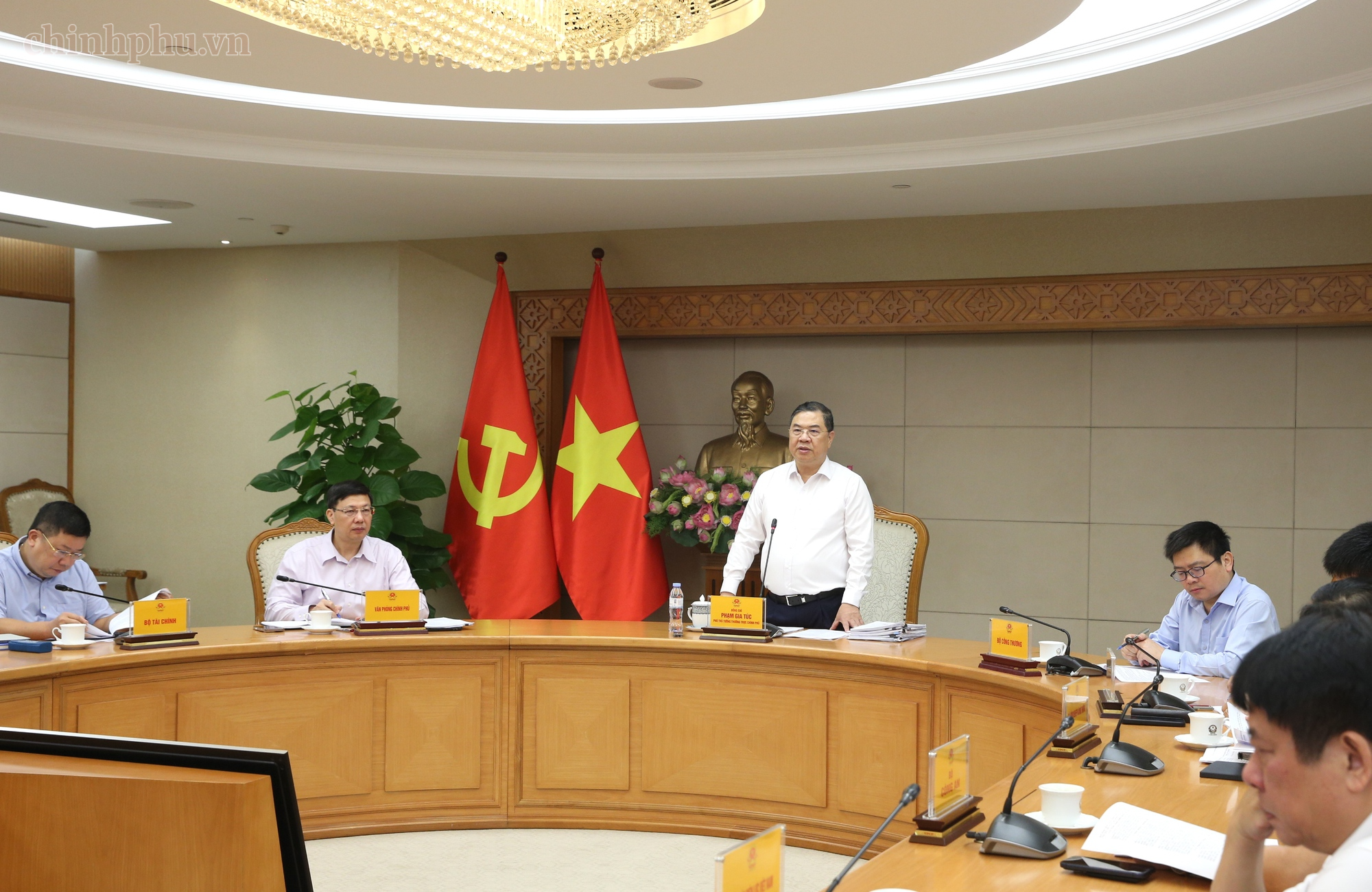 Tháo gỡ khó khăn, đẩy nhanh tiến độ các công trình, dự án trọng điểm ngành năng lượng