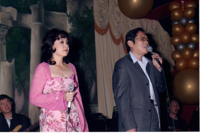 Nhạc sĩ Quốc Dũng qua đời vì đột quỵ, hưởng thọ 72 tuổi Nhạc sĩ Quốc Dũng qua đời vì đột quỵ, hưởng thọ 72 tuổi