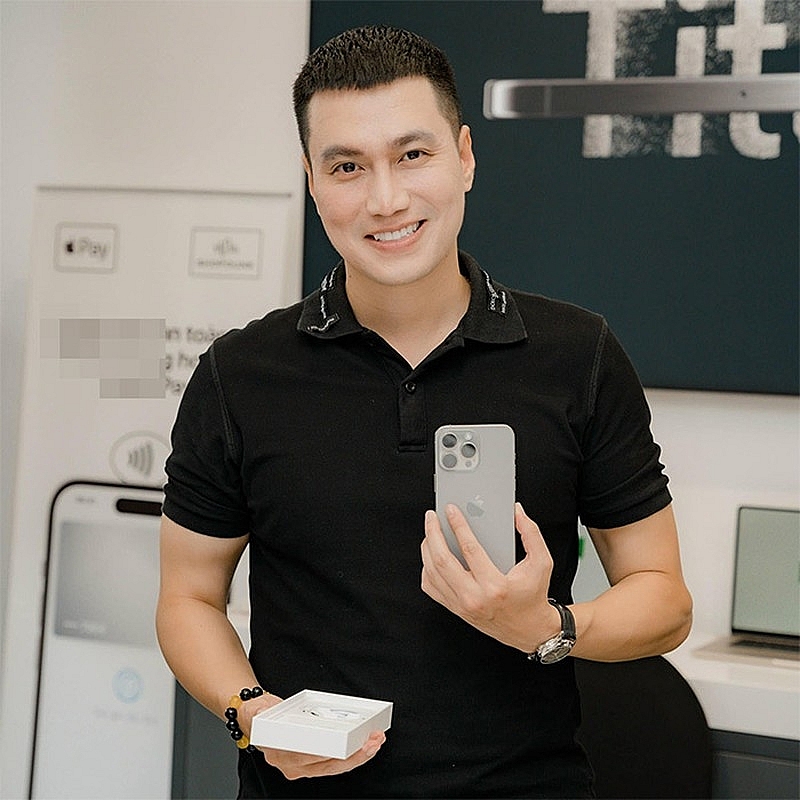 Việt Anh trẻ hơn cả chục tuổi sau 5 năm phẫu thuật thẩm mỹ Việt Anh trẻ hơn cả chục tuổi sau 5 năm phẫu thuật thẩm mỹ