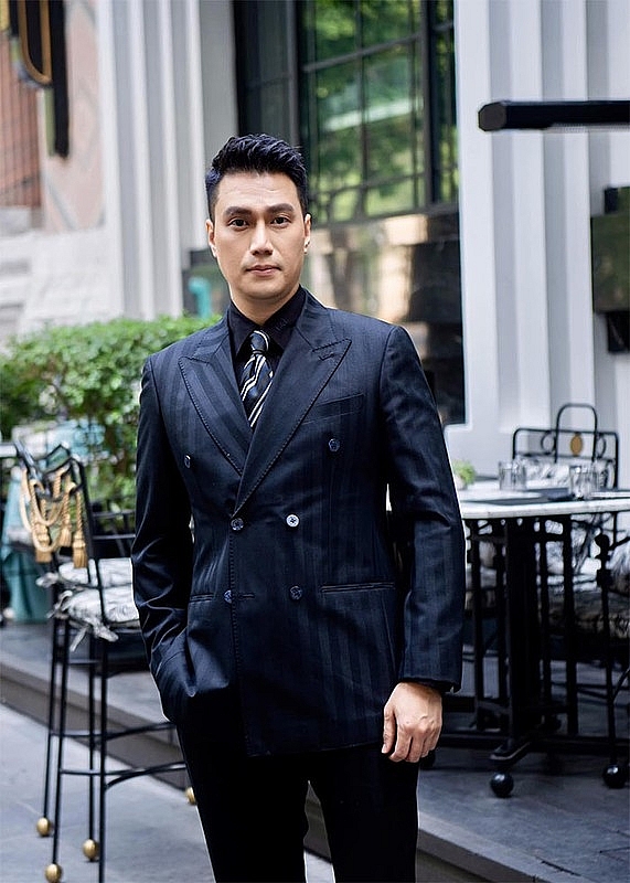 Việt Anh trẻ hơn cả chục tuổi sau 5 năm phẫu thuật thẩm mỹ Việt Anh trẻ hơn cả chục tuổi sau 5 năm phẫu thuật thẩm mỹ