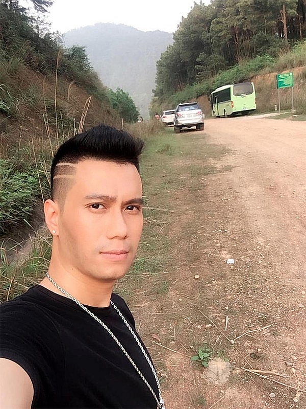 Việt Anh trẻ hơn cả chục tuổi sau 5 năm phẫu thuật thẩm mỹ Việt Anh trẻ hơn cả chục tuổi sau 5 năm phẫu thuật thẩm mỹ