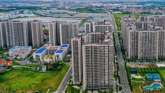 Nợ vay "phình to", chi phí lãi vay của các doanh nghiệp bất động sản tăng đột biến