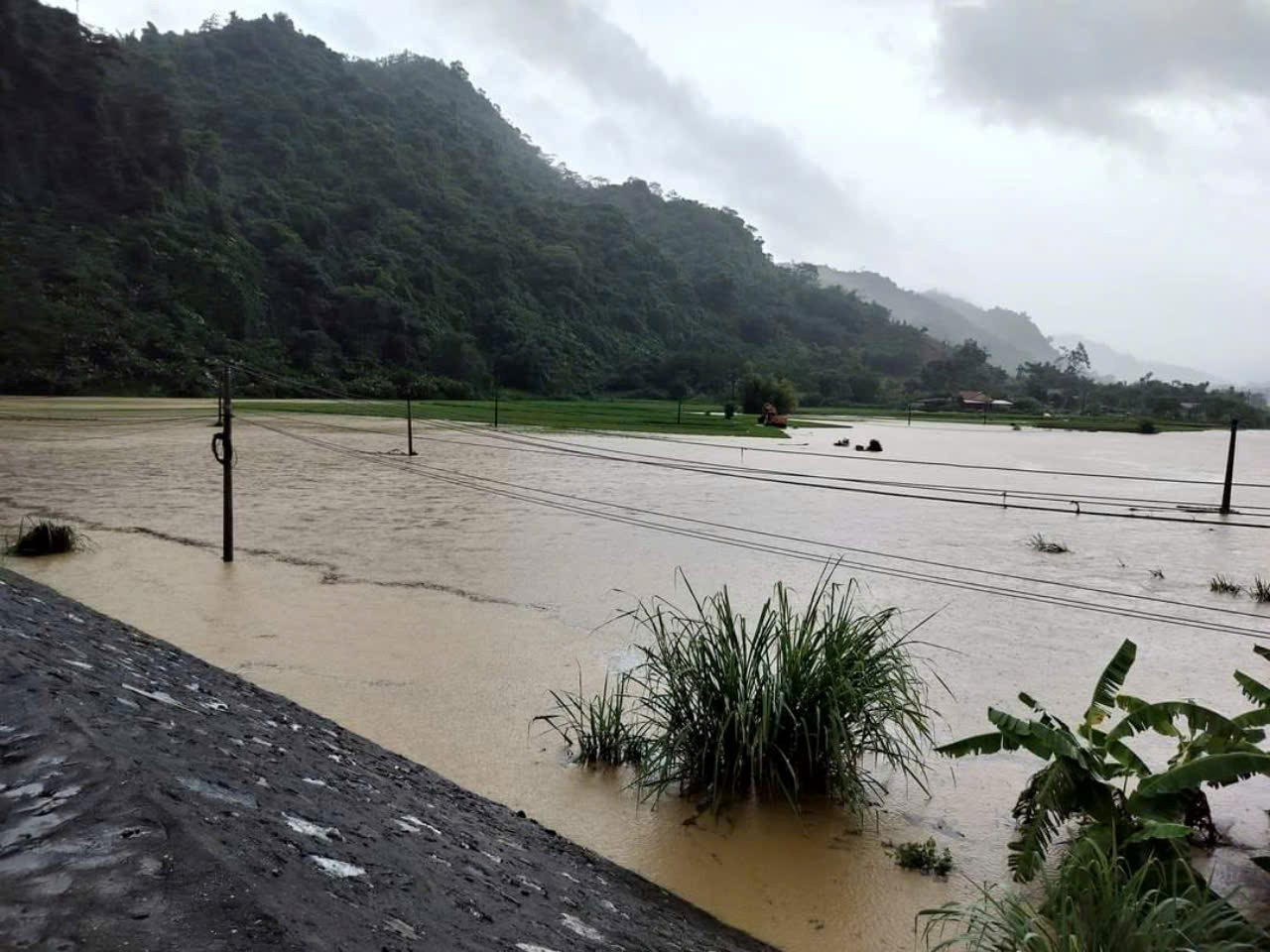 Lũ ở Tuyên Quang, Yên Bái xuống nhanh Lũ ở Tuyên Quang, Yên Bái xuống nhanh