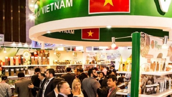 Thủ tướng chỉ thị các nhiệm vụ, giải pháp trọng tâm thúc đẩy xuất khẩu, phát triển thị trường ngoài nước