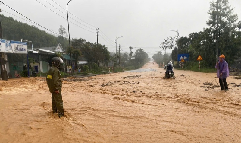 Đà Nẵng: Chủ động ứng phó mưa lũ, sẵn sàng phương án sơ tán người dân đến nơi an toàn Đà Nẵng: Chủ động ứng phó mưa lũ, sẵn sàng phương án sơ tán người dân đến nơi an toàn