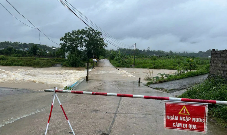 Triển khai giải pháp cấp bách, ứng phó hiệu quả sạt lở Triển khai giải pháp cấp bách, ứng phó hiệu quả sạt lở