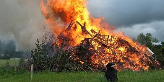 Nghiên cứu tác động của bụi mịn do đốt rơm rạ ngoài trời đối với sức khỏe