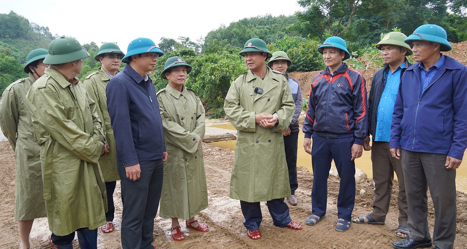 Mưa lũ vẫn nhấn chìm gần 33.000 nhà dân ở Quảng Bình; Quảng Trị khẩn trương khắc phục thiệt hại Mưa lũ vẫn nhấn chìm gần 33.000 nhà dân ở Quảng Bình; Quảng Trị khẩn trương khắc phục thiệt hại