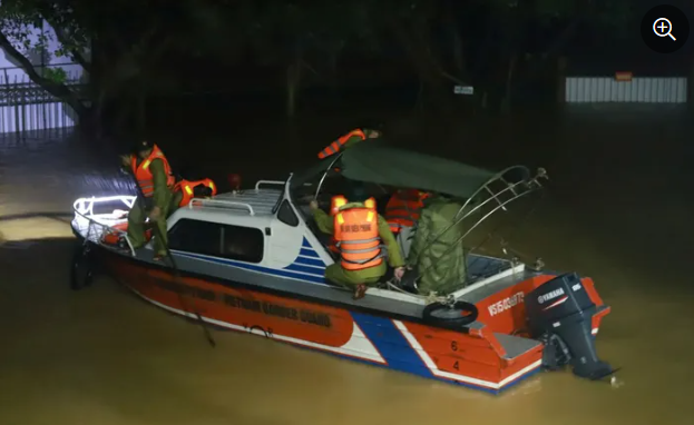 Mưa lũ vẫn nhấn chìm gần 33.000 nhà dân ở Quảng Bình; Quảng Trị khẩn trương khắc phục thiệt hại Mưa lũ vẫn nhấn chìm gần 33.000 nhà dân ở Quảng Bình; Quảng Trị khẩn trương khắc phục thiệt hại