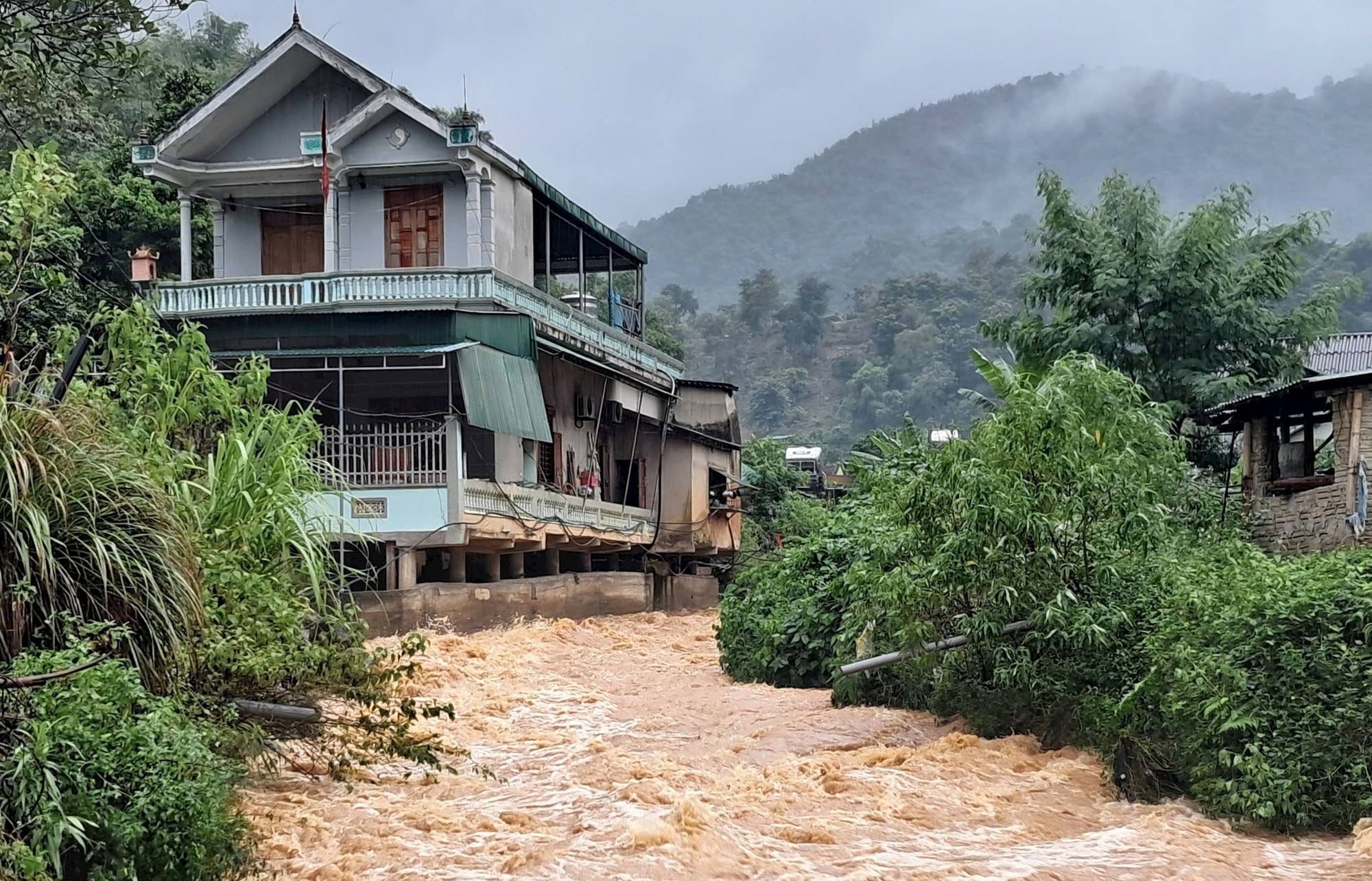 Báo điện tử Chính phủ sẽ cùng Amway Việt Nam hỗ trợ tỉnh Thanh Hóa và Nghệ An khắc phục hậu quả mưa bão Báo điện tử Chính phủ sẽ cùng Amway Việt Nam hỗ trợ tỉnh Thanh Hóa và Nghệ An khắc phục hậu quả mưa bão