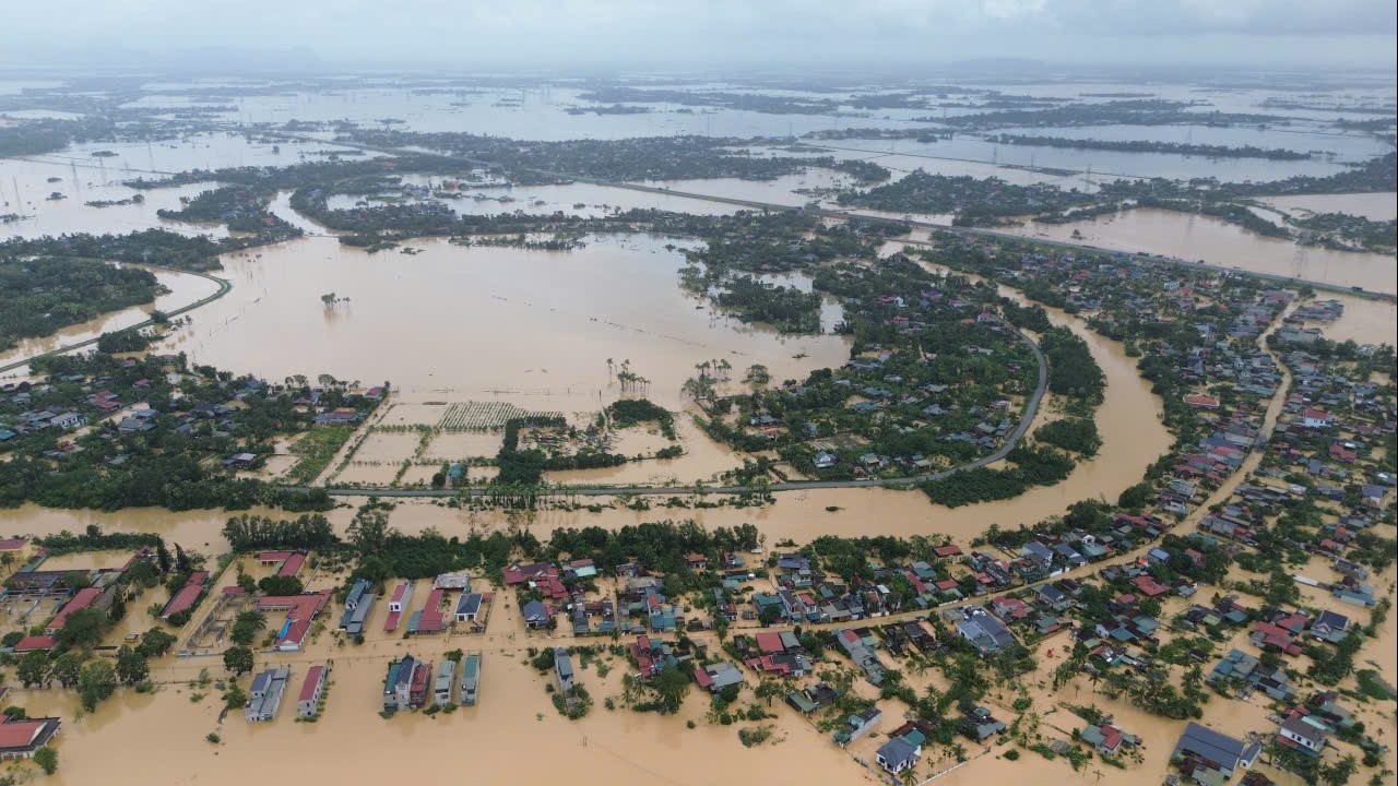 Thanh Hóa: Hơn 17.000 ngôi nhà chìm trong biển nước