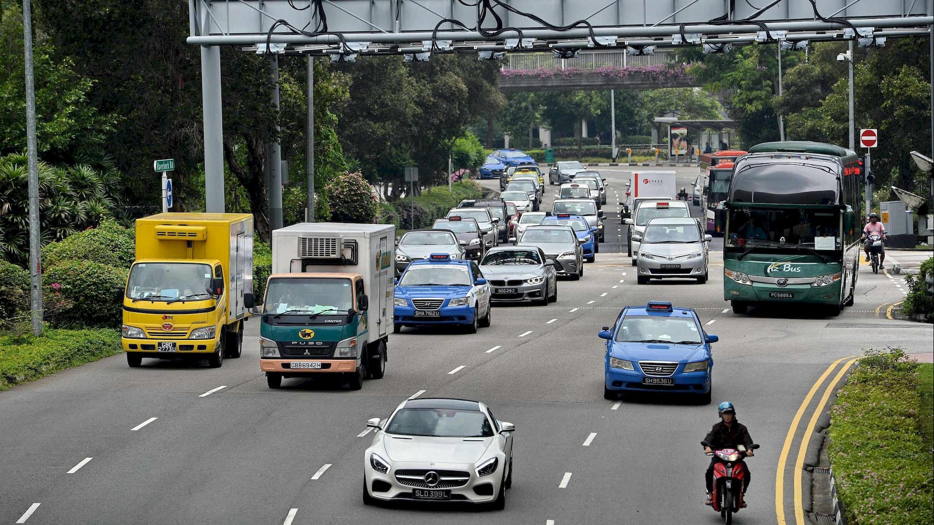 Singapore dừng cấp đăng ký cho xe chạy xăng mới từ năm 2030