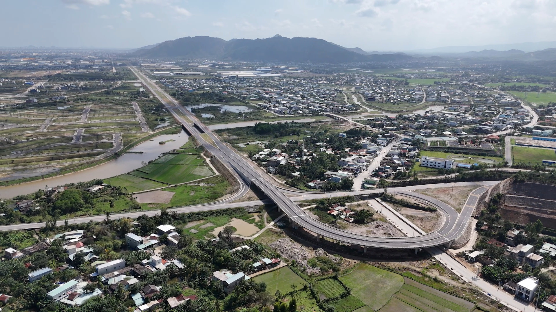 Đà Nẵng đẩy nhanh tiến độ giải phóng mặt bằng dự án đường sắt tốc độ cao Đà Nẵng đẩy nhanh tiến độ giải phóng mặt bằng dự án đường sắt tốc độ cao