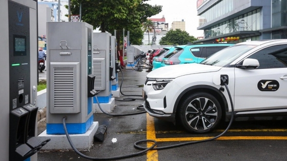 Đồng Nai phát triển trạm sạc xe điện tại khu thương mại, công viên