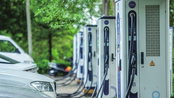 Trung Quốc dự kiến mở rộng mạng lưới trạm sạc xe điện lên 28 triệu điểm