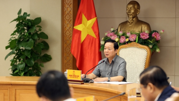 Phó Thủ tướng Trần Hồng Hà chủ trì cuộc họp ứng phó  bão số 12 và mưa lũ, ngập lụt